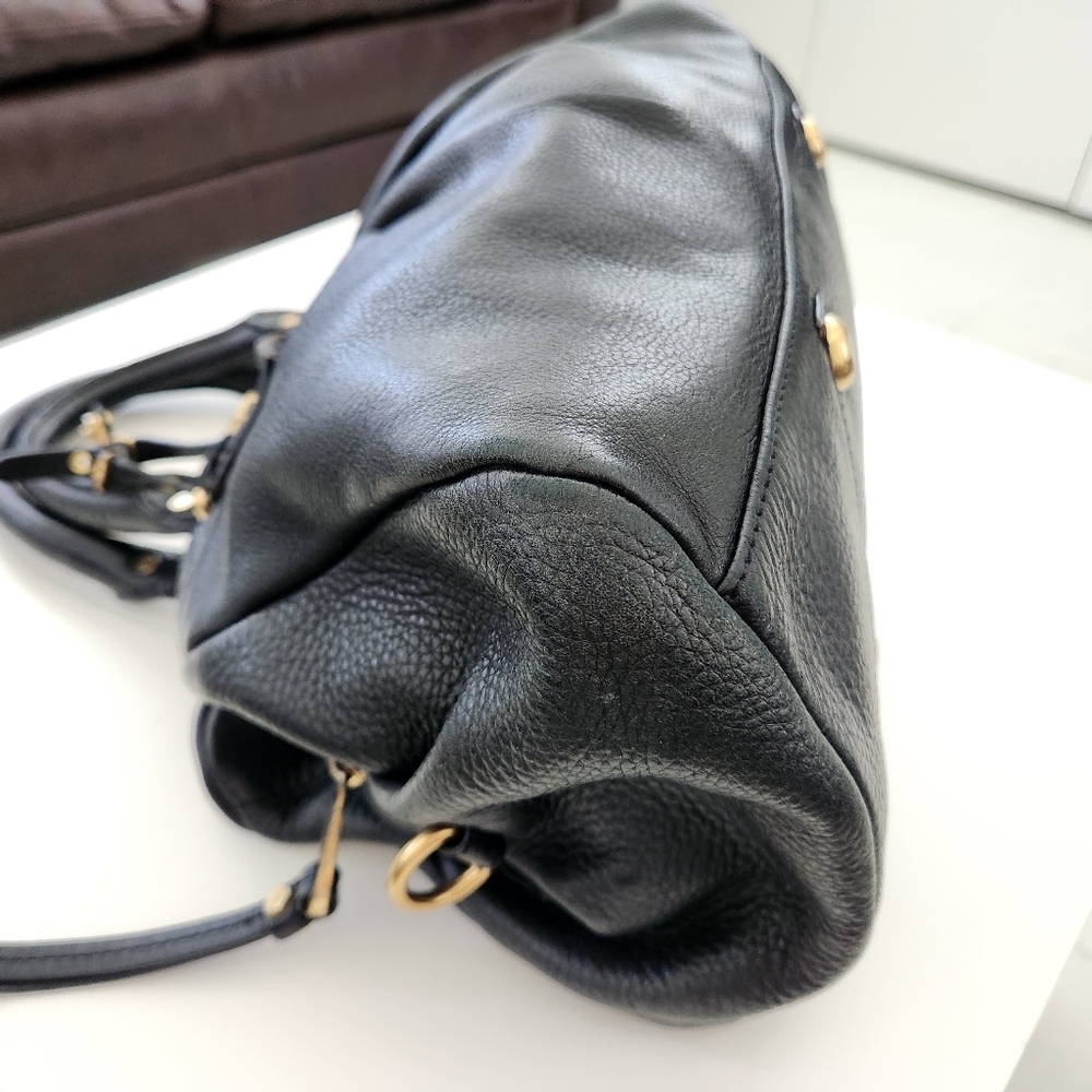Marc by Marc Jacobs Leather Handbag EUC - black with gold hardware - Picture 9 of 16